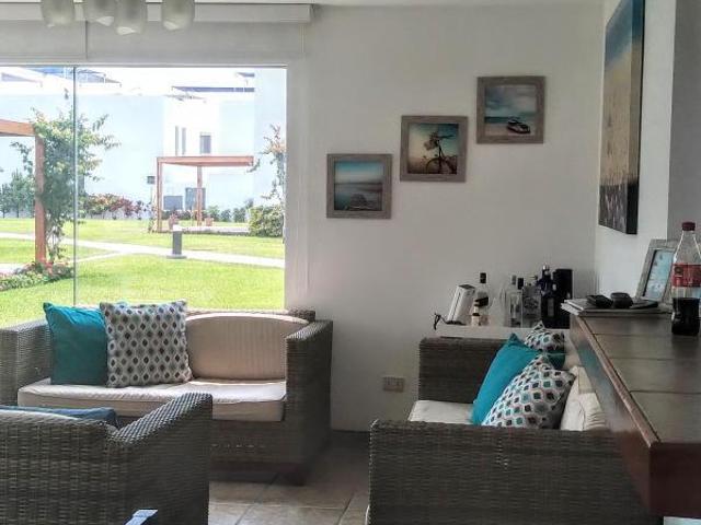 Alquiler de casa, playa asia del mar