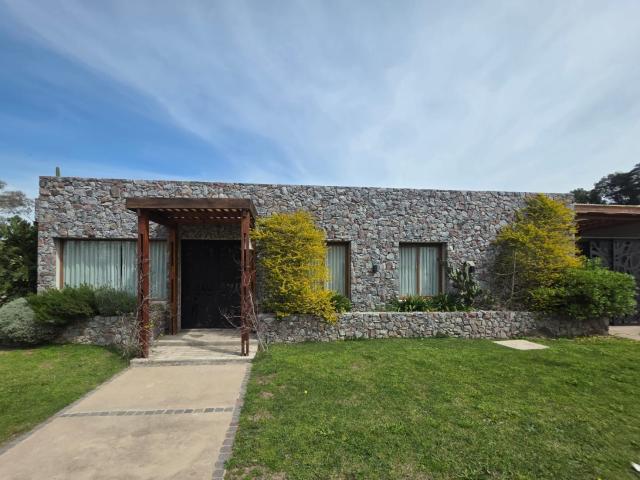 Alquiler de casa 4 ambientes. Barrio Cerrado Astorga