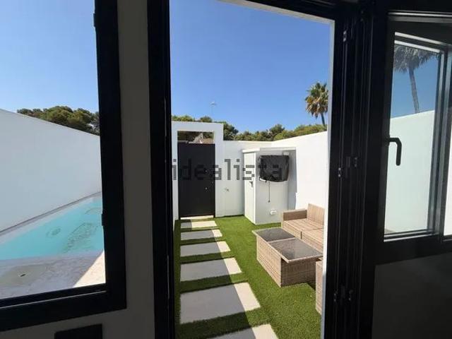 Alquiler de chalet adosado en Urbanizacion Balcon al Mar D