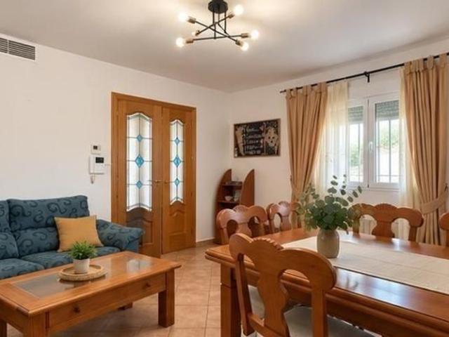 Alquiler de chalet adosado en Valdelaguna