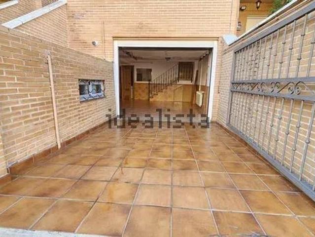 Alquiler de chalet adosado en Via Tarpeya