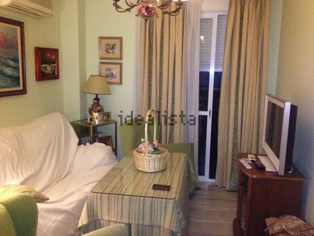 Alquiler de chalet adosado en Avenida Medellín, 39