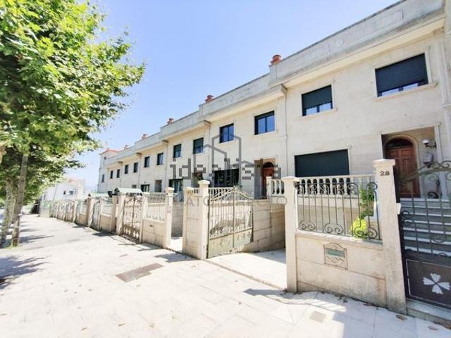 Alquiler de chalet adosado en Avenida da Marina Española
