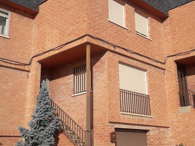 Alquiler de chalet adosado en Avenida de Europa, 11
