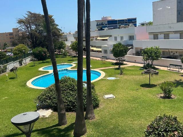 Alquiler de chalet adosado en Avenida la Riviera