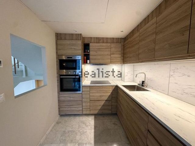 Alquiler de chalet adosado en Calle Topacio