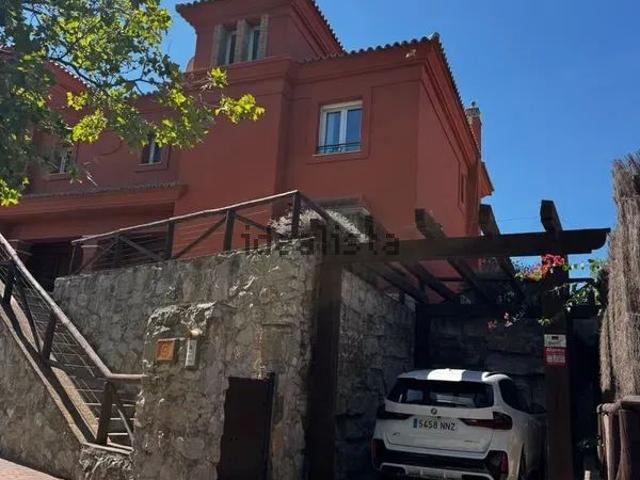 Alquiler de chalet adosado en Calle Birdie