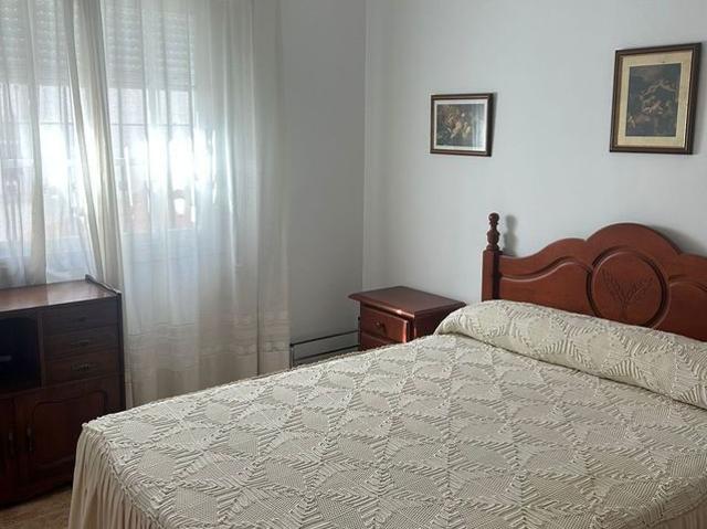 Alquiler de chalet adosado en Calle Castillo Bajo, 12