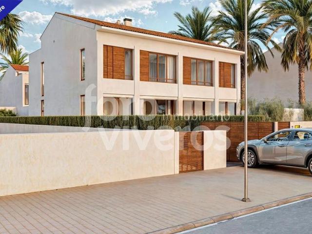 Alquiler de chalet adosado en Calle d'Isabel de Villena