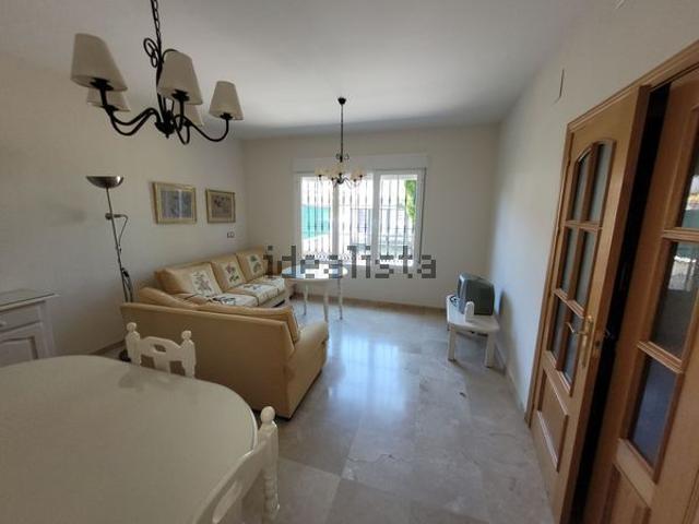 Alquiler de chalet adosado en Calle Escritor Miguel de Cervantes