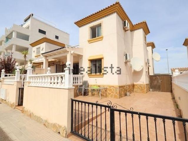 Alquiler de chalet adosado en Calle Estragón