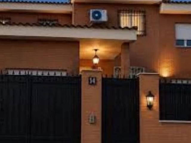 Alquiler de chalet adosado en Calle Isaac Peral, 32