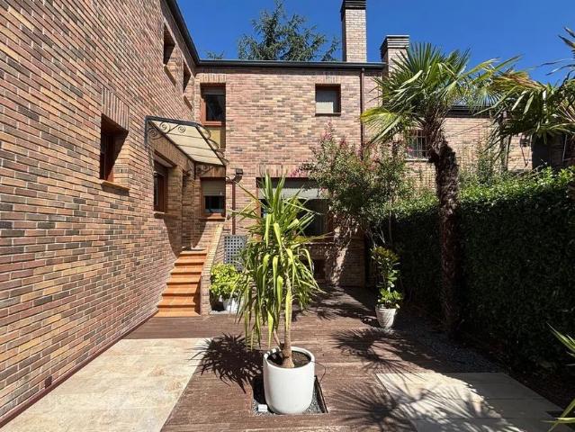 Alquiler de chalet adosado en Calle Isla de Buda, 4