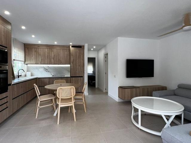 Alquiler de chalet adosado en Calle Lyon