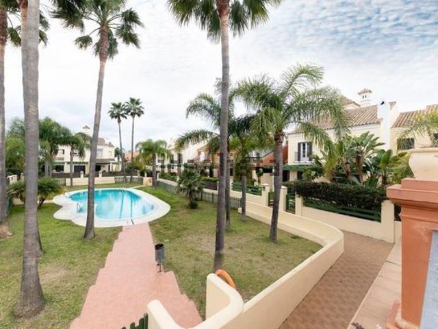 Alquiler de chalet adosado en Calle Mar de Arabia, 1