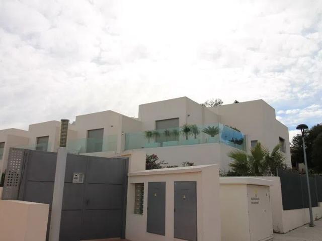 Alquiler de chalet adosado en Calle Mar Rizada, 9