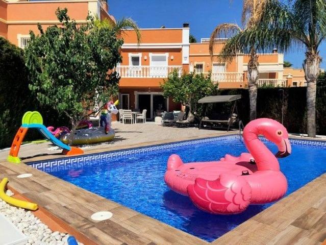 Alquiler de chalet adosado en Calle Matisse