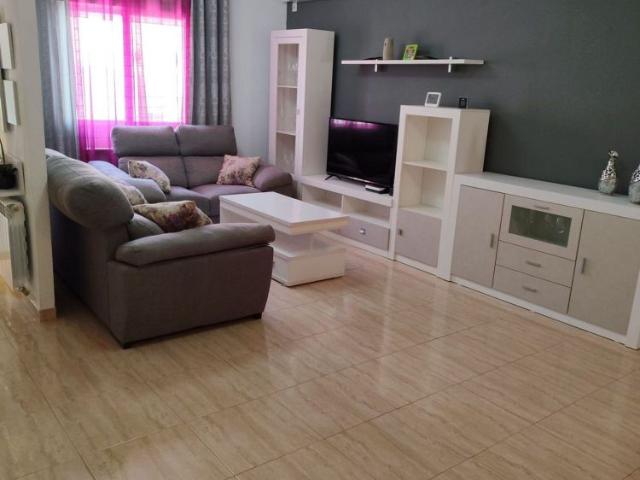 Alquiler de chalet adosado en Calle Olivares, 4