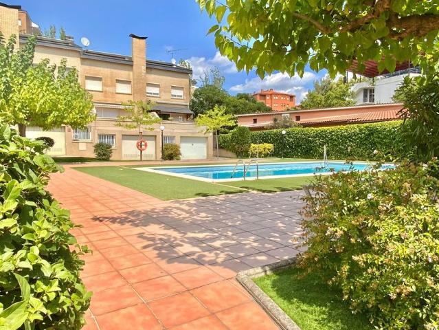 Alquiler de chalet adosado en Calle Sant Andreu de la Barca