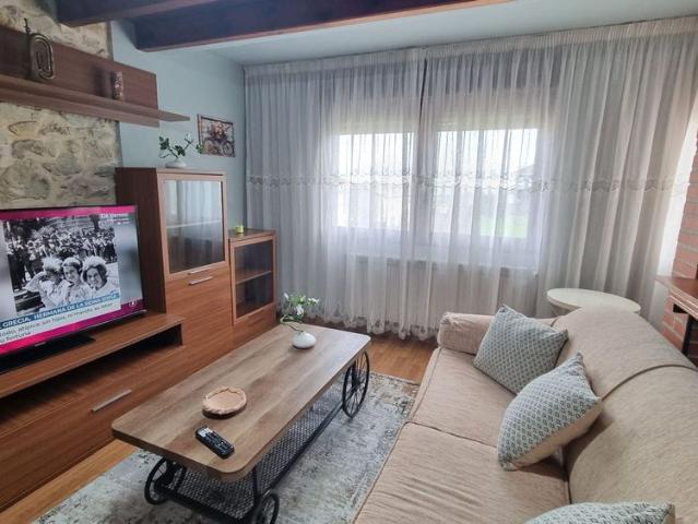 Alquiler de chalet adosado en CL Quevia