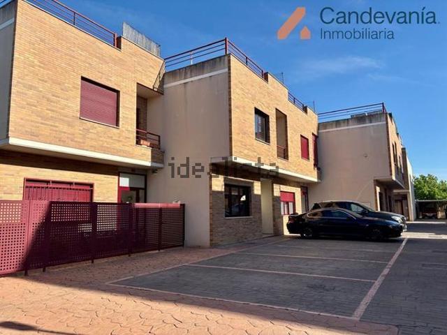 Alquiler de chalet adosado en San Mateo de Gallego