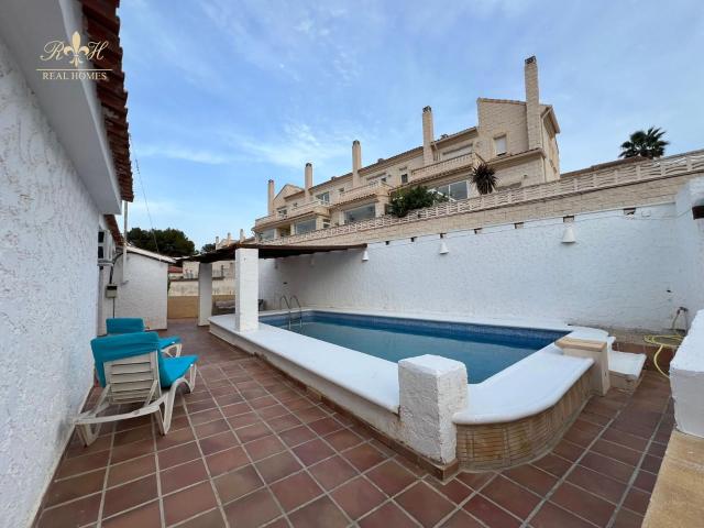 Alquiler de Chalet Independiente + apartamentos + estudio Larga temporada