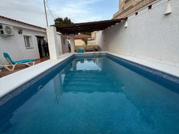 Alquiler de Chalet Independiente + apartamentos + estudio Larga temporada