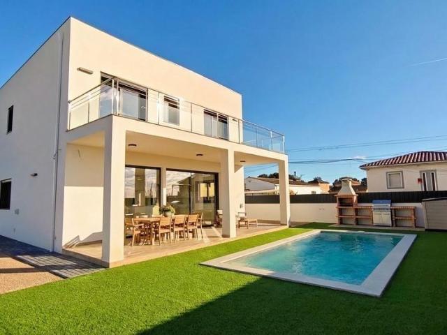 Alquiler de chalet independiente en Oasis Park, Vendrell
