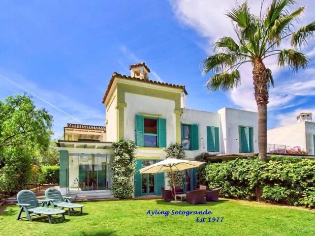 Alquiler de chalet pareado en Avenida Avenue Avenue de la Marina, 48