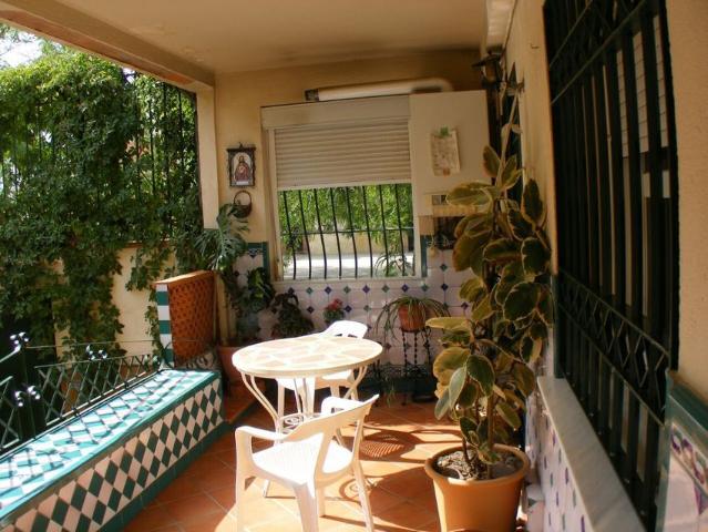 Alquiler de chalet pareado en Avenida de Francisco Ayala, 11
