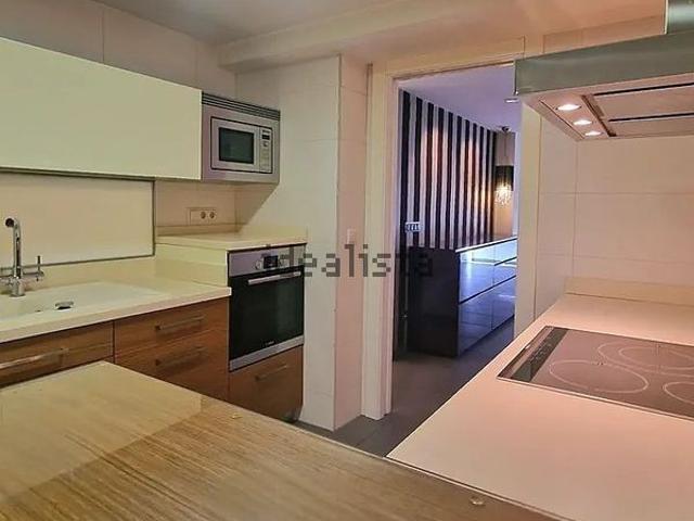 Alquiler de chalet pareado en Avenida Valle de la Cuna, 2
