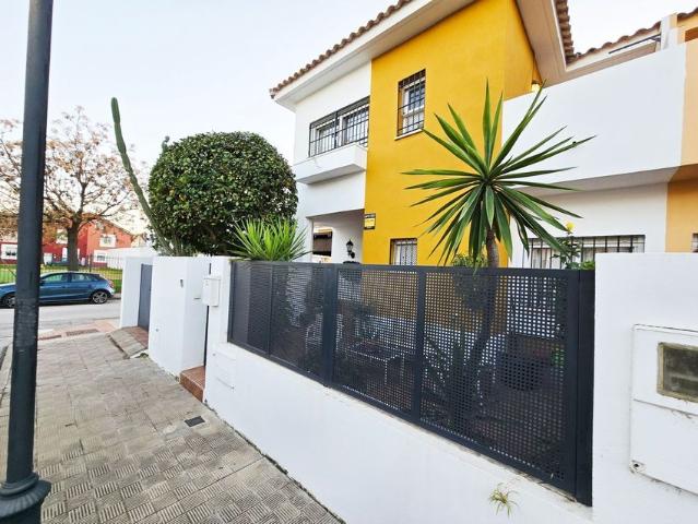 Alquiler de chalet pareado en Azahar, 36