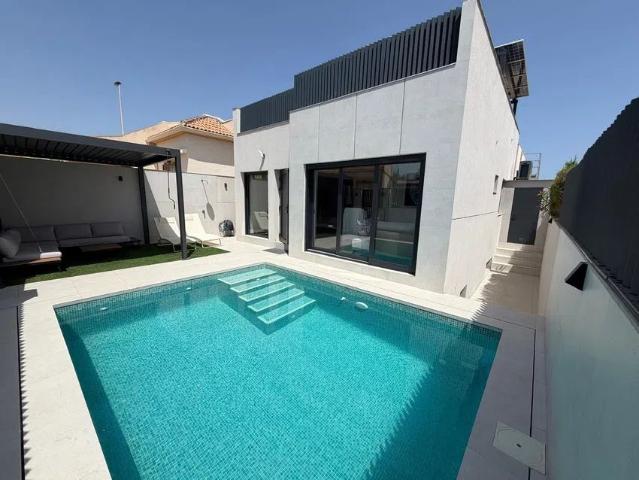 Alquiler de chalet pareado en Calle Trinquete