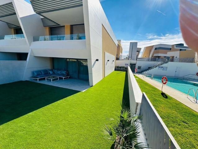 Alquiler de chalet pareado en Calle Dingo, 42
