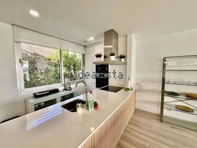 Alquiler de chalet pareado en Calle Islas Bermudas, 138