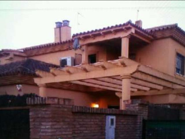 ALQUILER DE CHALET PAREADO EN CONDEQUINTO