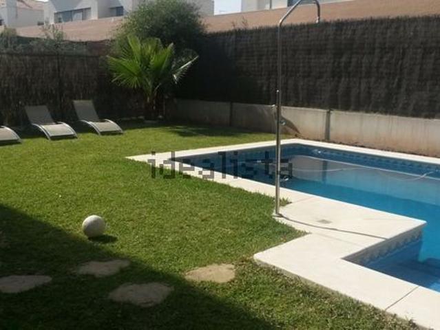 Alquiler de chalet pareado en Loreto