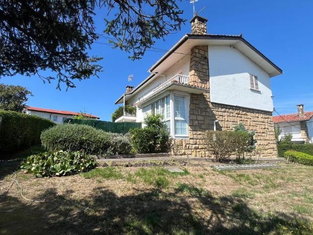 Alquiler de chalet pareado en Lubarrieta Bidea, 6 a