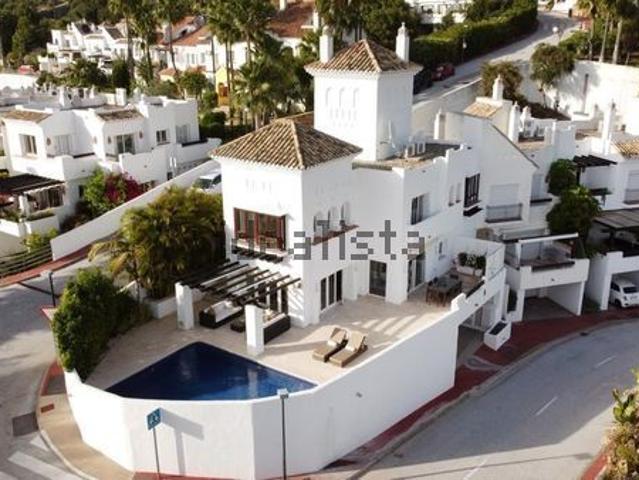 Alquiler de chalet pareado en Lugar Urbanizacion Zahara de Istan, 1 a