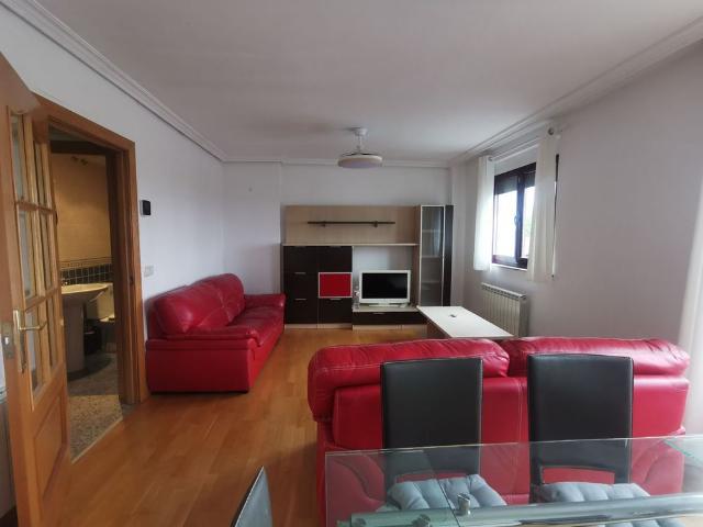 Alquiler de chalet pareado en Rafael Lapesa