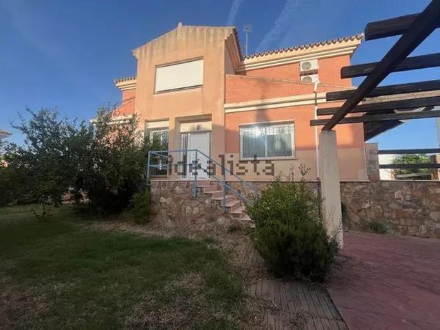Alquiler de chalet pareado en senador francisco villodres