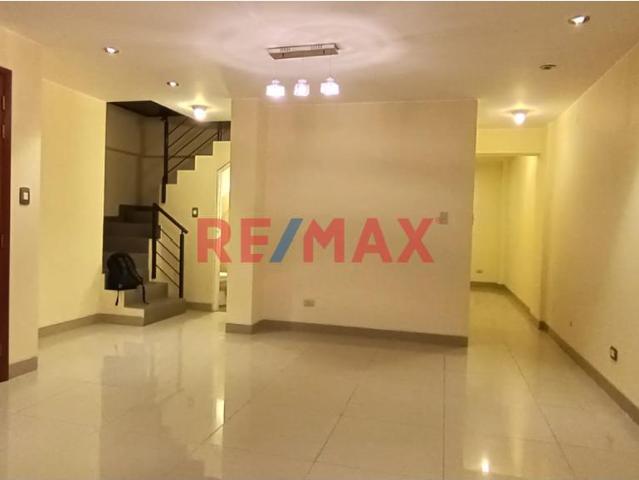 Alquiler De Departamanto Duplex En San Borja A 3 Cuadras De La Estacion Del Tren San Borja Sur