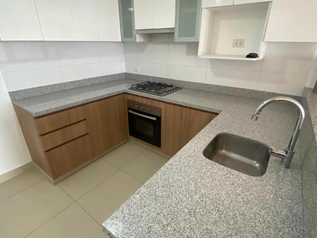 ALQUILER DE DEPARTAMENTO CON VISTA PANORAMICA EN LINCE LIMITE SAN ISIDRO