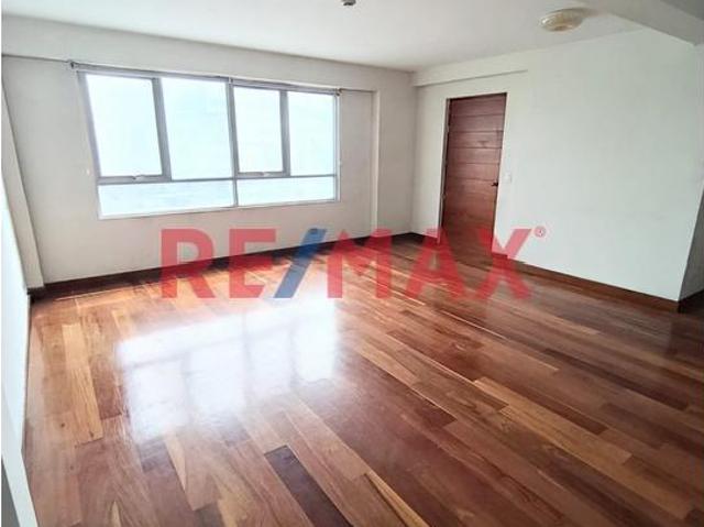 Alquiler De Departamento Con 3 Habitaciones Y Cochera En Surco