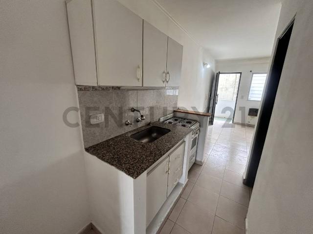 Alquiler de Departamento de 1 Dorm en La Plata