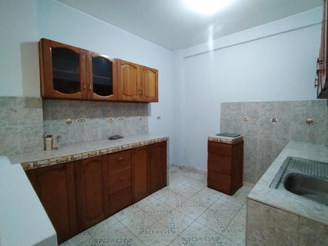 ALQUILER DE DEPARTAMENTO DE 2 HAB EN PRIMER PISO A 3 CUADRAS DE CTRA. CENTRAL