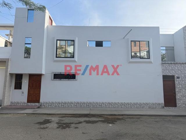 Alquiler De Departamento Dúplex Calle Los Cisnes Urb. Los Pinos – Cerca A Registros Públicos