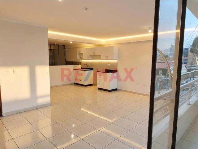 Alquiler De Departamento En Los Olivos De 120M²