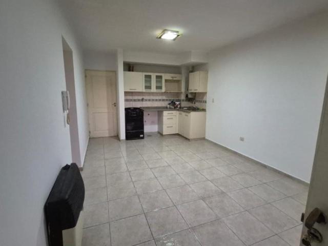 Alquiler De Departamento. Rivadavia