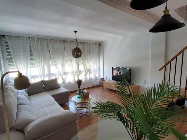 Alquiler de dúplex en Calle pintor justo ruiz luna, 2